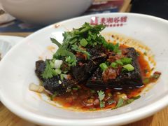 -呷佬·长沙手工米粉(金沙江路店)
