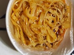 -牡丹广场薛栓子擀面皮大王