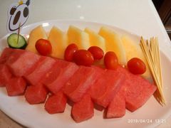 漂亮的水果切片拼盘-川西坝子火锅(金沙1.0直营店)