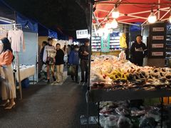 -吴山路夜市