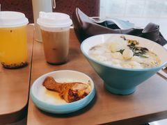 -灵芝妹子海鲜米线(香炉礁山姆店)