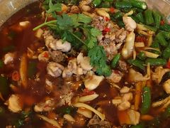 -兔行天下-鸿鹤鲜锅兔(中海国际店)