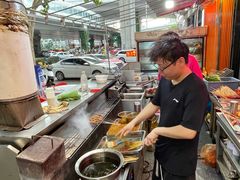 -老街烧烤大排档·地道湖北菜·龙虾馆(汉口火车站店)