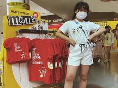 -m豆巧克力世界(上海世茂广场店)