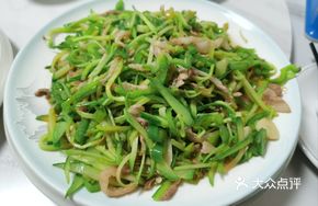 Shredded Cucumber Stir-Fried with Green Pepper Strips