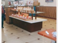 -红宝石·鲜奶小方·海派西点房(南丹店)