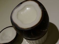 -志龙皇冠吃货椰子铺
