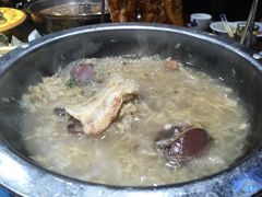 酸菜血肠白肉锅-八大碗(长青街店)