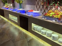 自助取餐区-红咖啡西餐厅·自助餐(惠州翡翠山华美达酒店)