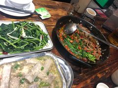 -蚝美人·生蚝海鲜烧烤(茶花园店)