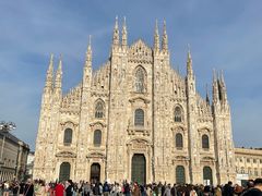 -文艺复兴百货(米兰大教堂广场店)