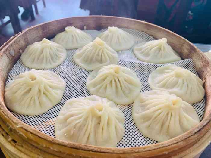 第一楼(寺后街店)-"根据点评网友的推荐,点了灌汤包(说是现包.