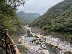 -燕子河大峡谷天坑仙境