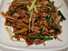 避风塘干炒牛河粉-十二粤味·顺德菜·烧鹅点心(五四广场店)