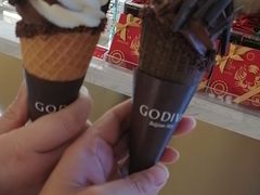 GODIVA黑巧克力冰淇淋-GODIVA(港汇恒隆广场)