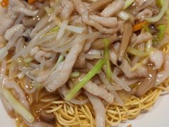 銀芽絲肉絲炒脆面-康乐园乡村俱乐部