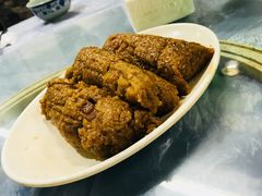 丁蹄大肉粽-唔呶喔哩酒家(生产街店)