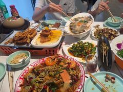 -嗨辣小聚·盘锦河蟹·海鲜烧烤龙虾(盘锦十年好店)
