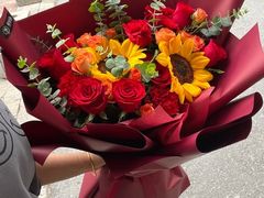 -何兮花店·气球派对鲜花店(马桥银春路万科城店)