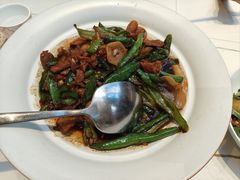 -阿瓦山寨·湘菜现炒·剁椒鱼头王(咸阳总店)