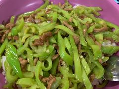 尖椒炒肉-中央财经大学-食堂