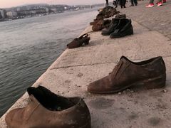 -多瑙河畔鞋履雕塑