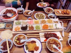 -怪噜范·老贵阳街头名小吃(鸿通城店)