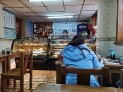 面包甜点陈列柜-正宗天津烧麦馆(柳州路店)