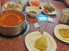 -四囍码头海鲜烧烤自助火锅(外滩南京东路悦荟广场店)