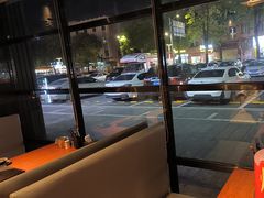 -山之屋炭火烧肉·生啤畅饮(大朗万科中央公园店)