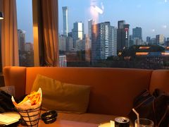 -The ROOF (通盈中心店)