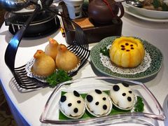 -景月阁空中食府(希尔顿酒店)