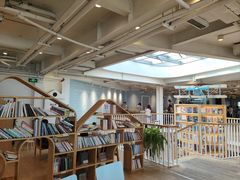 -猫的天空之城概念书店(北戴河蔚蓝海岸店)