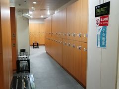 -小海豚国际游泳培训中心(松江九亭店)
