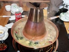 -果松木炭酸菜铜火锅·外婆参鸡汤