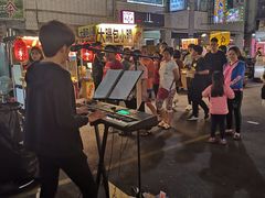-六合夜市