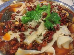 -晓彭肥肠鸡·泡椒鸡火锅(水木天地店)