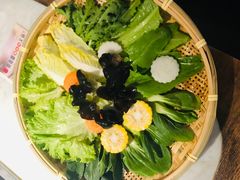 -尚尚仙·酸汤猪手·猪肚鸡火锅(华联万柳购物中心店)