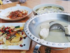 -石磨豆花家常菜·牦牛排土火锅