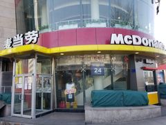 -麦当劳(展览路店)