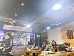 大堂-陇上全荟兰州传统牛肉面(延吉路店)