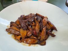 牛肝菌黑蒜烧茄子-一坐一忘云南菜(嘉里中心店)