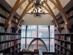 -钟书阁(松江泰晤士小镇店)