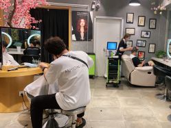 -时尚殿堂明星门店