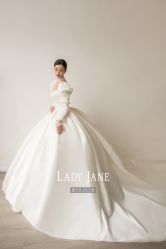 -Lady  Jane高端婚纱礼服馆