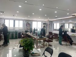 -镁连社·美联社