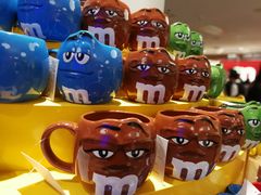 -m豆巧克力世界(上海世茂广场店)