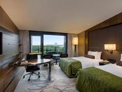 -上海滴水湖皇冠假日酒店