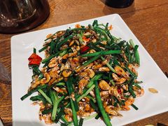韭菜炒河虾-亚一荔枝柴烧鸡(仙葫店)