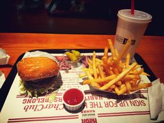 -The Habit Burger Grill 哈比特汉堡(爱琴海店)